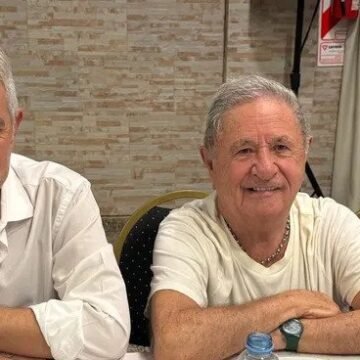 Duhalde reapareció en La Plata y el peronismo busca reordenarse de cara a 2027