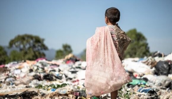 Más de la mitad de los niños en Argentina es pobre: el 53,6% vive en esa situación