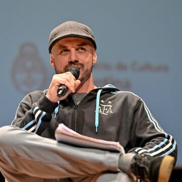Nacho Levy pidió perdón tras las denuncias por violencia psicológica y fue apartado de La Poderosa Nacho Levy pidió perdón tras las denuncias por violencia psicológica y fue apartado de La Poderosa